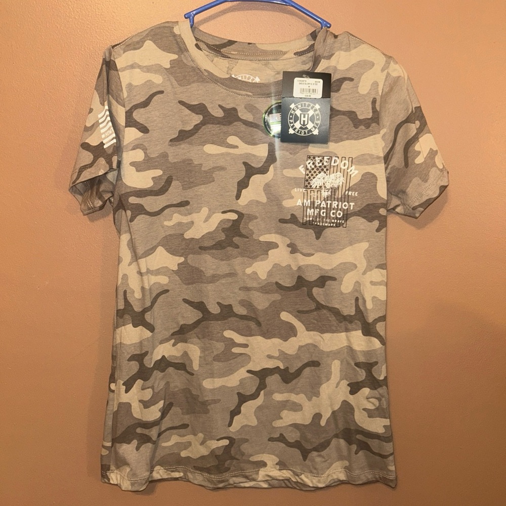 Howitzer Mfg Women Sz M Patriot Freedom T-Shirt Desert Camo Small Military NWT